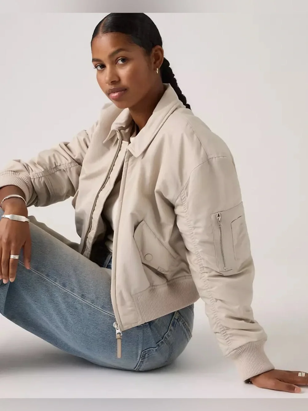 Levi's Bowie Cropped Bomber Jacket in Light Beige size M
